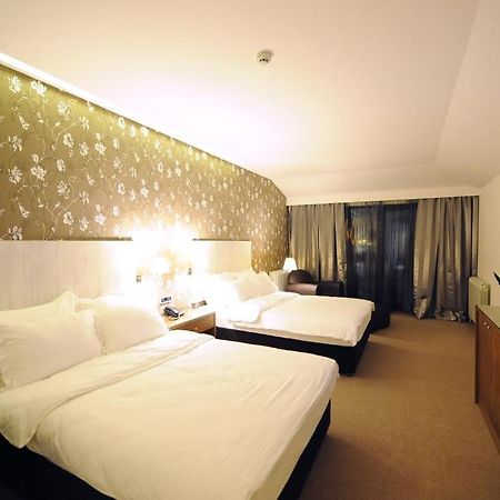 Hotel 1000 Ruza เบลเกรด ภายนอก รูปภาพ