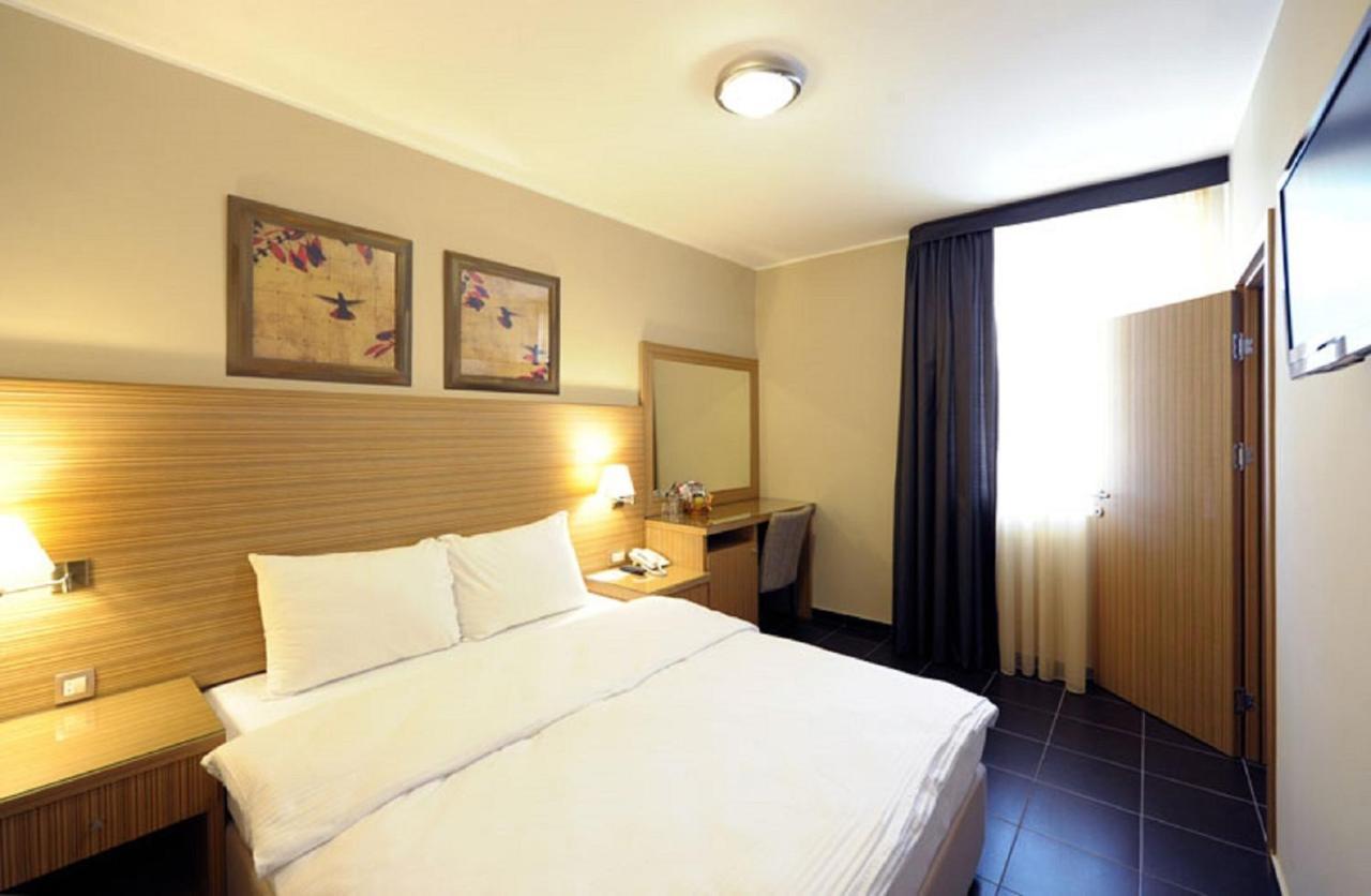 Hotel 1000 Ruza เบลเกรด ภายนอก รูปภาพ