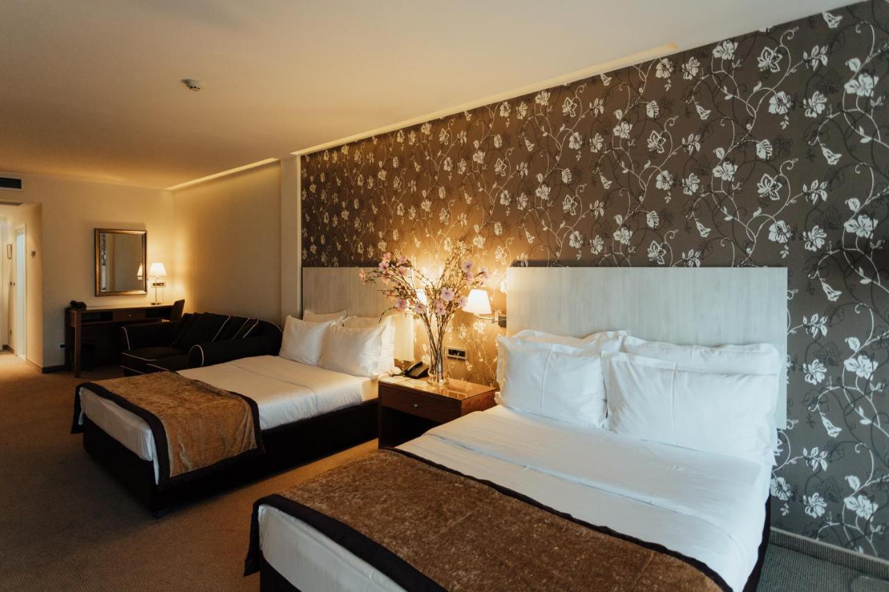 Hotel 1000 Ruza เบลเกรด ภายนอก รูปภาพ