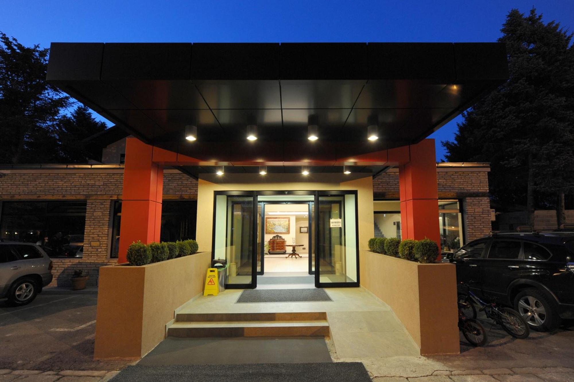 Hotel 1000 Ruza เบลเกรด ภายนอก รูปภาพ