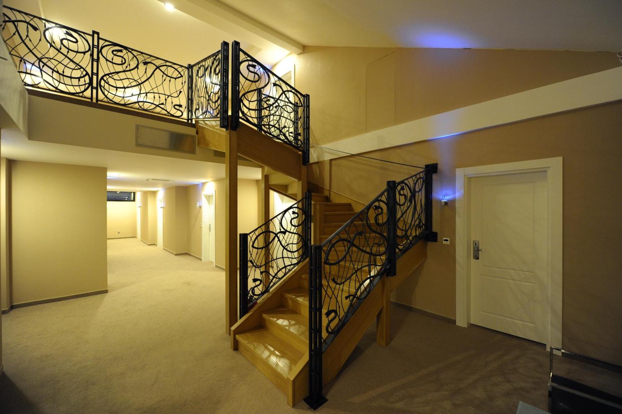 Hotel 1000 Ruza เบลเกรด ภายนอก รูปภาพ