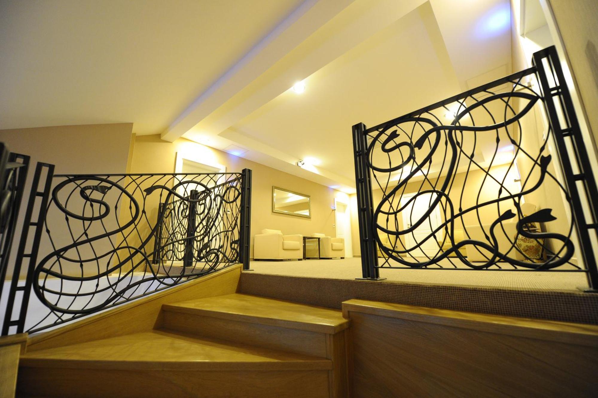 Hotel 1000 Ruza เบลเกรด ภายนอก รูปภาพ