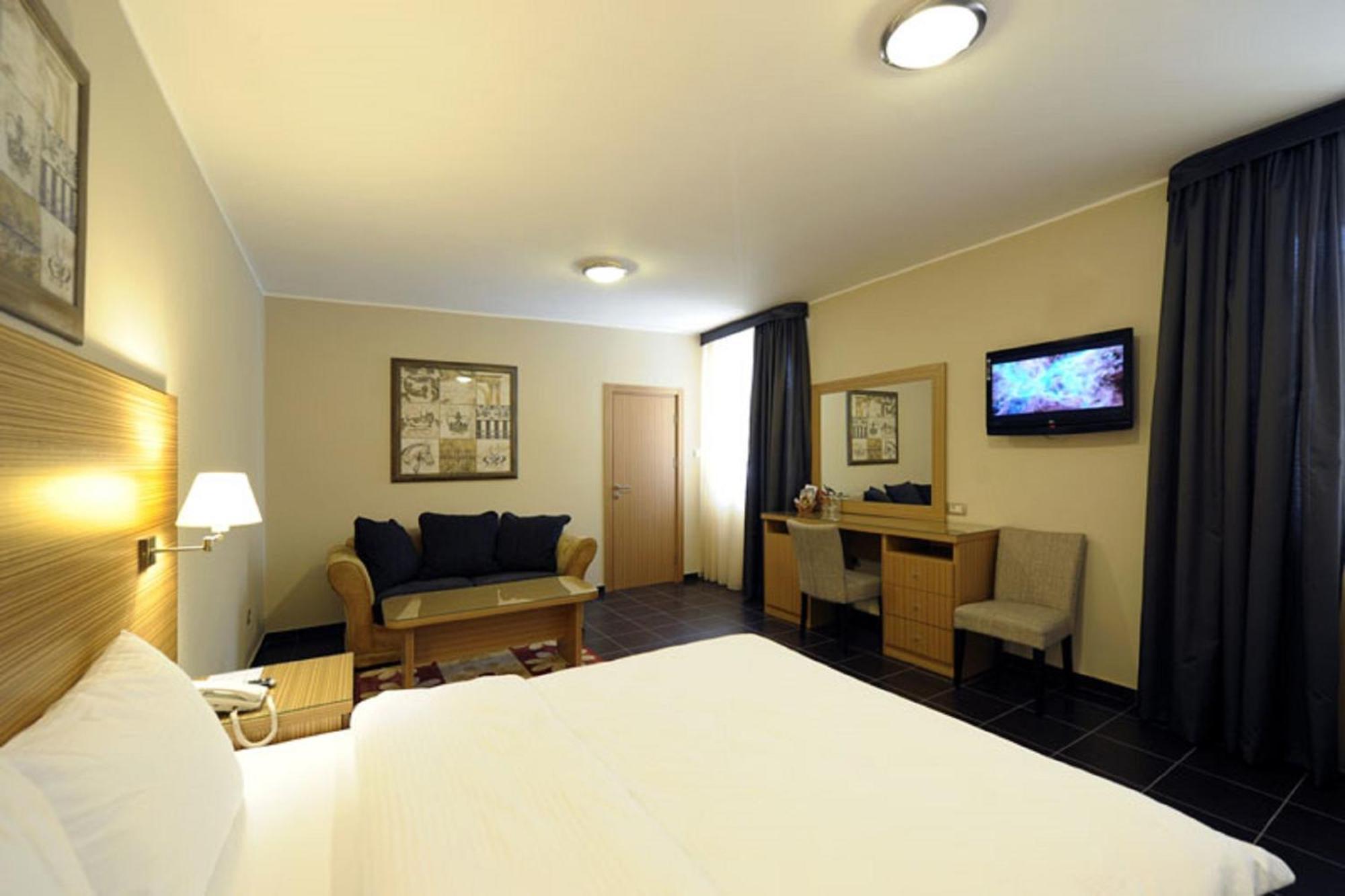 Hotel 1000 Ruza เบลเกรด ห้อง รูปภาพ