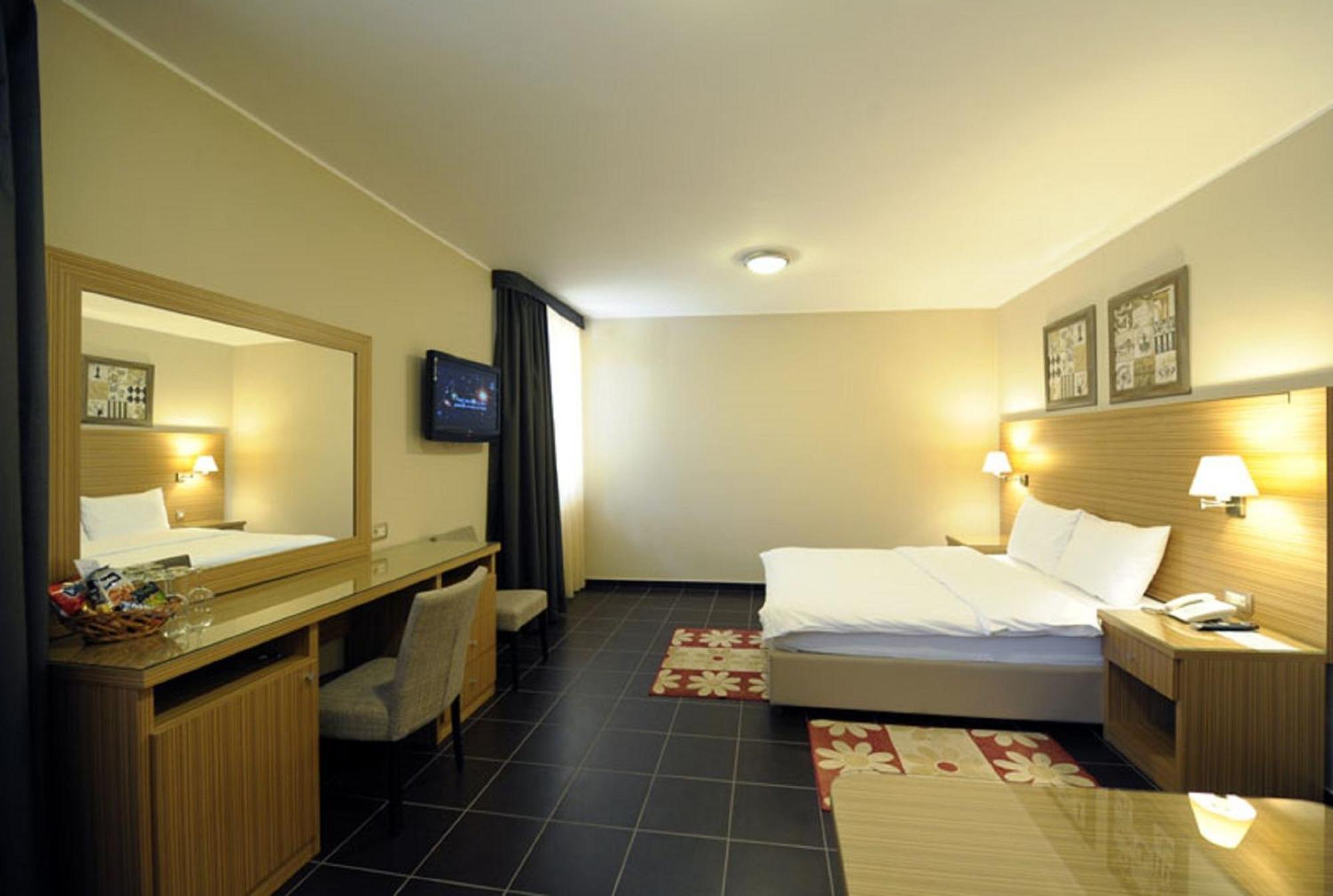 Hotel 1000 Ruza เบลเกรด ห้อง รูปภาพ