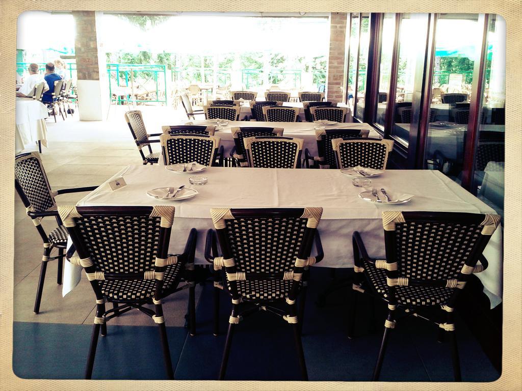 Hotel 1000 Ruza เบลเกรด ภายนอก รูปภาพ