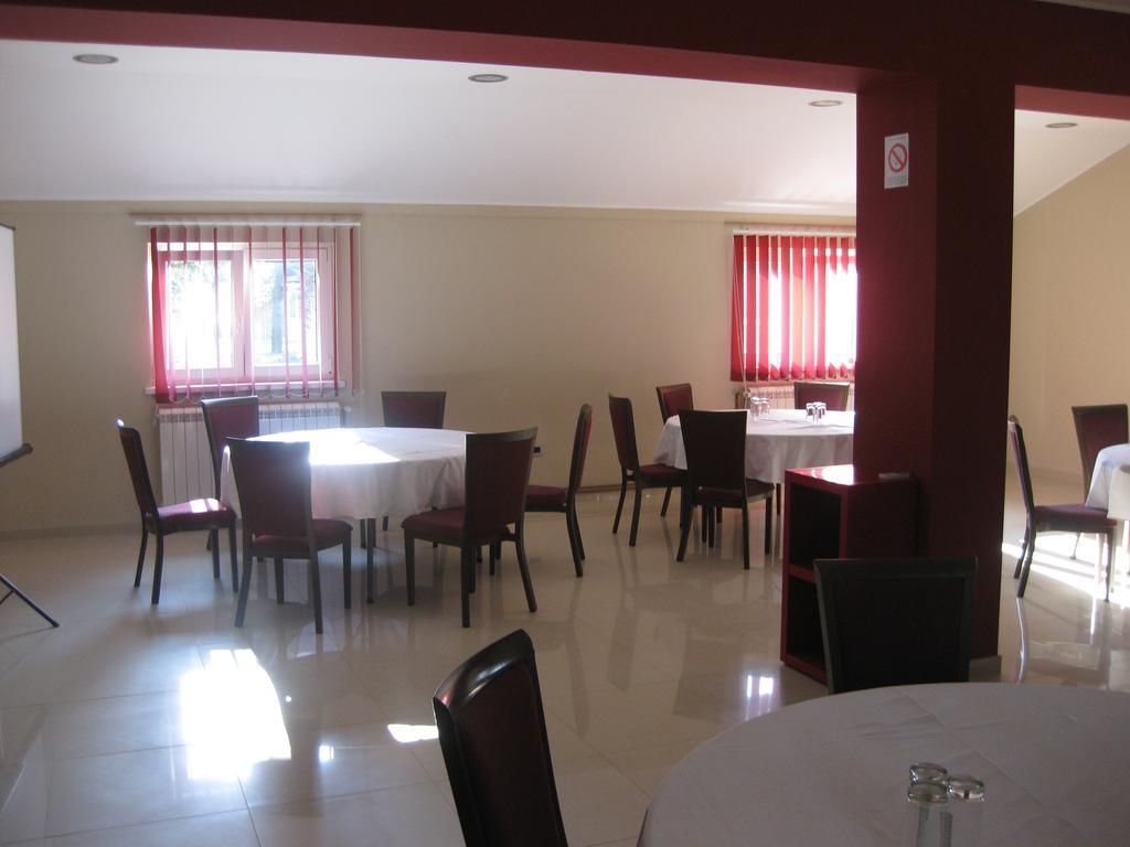 Hotel 1000 Ruza เบลเกรด ภายนอก รูปภาพ